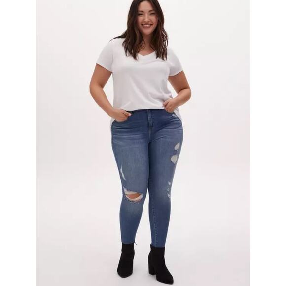 Torrid Sky High Rise Skinny Jeans Plus Size 20 Distressed Denim - Picture 4 of 12